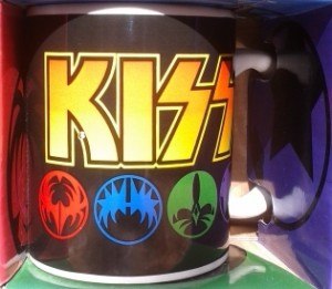 kiss mug